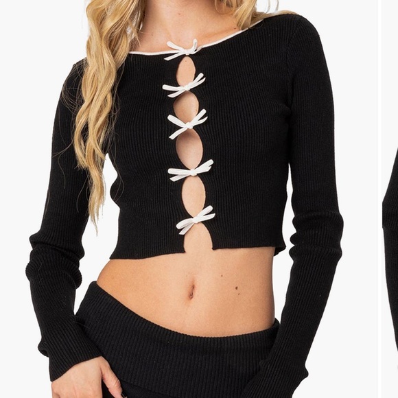 EDIKTED Billy Bow Cutout Rib Black & White Crop Top - Picture 2 of 10